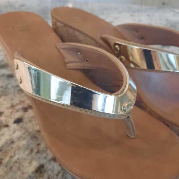 Juicy Couture Slip On Thong Cork Wedges Size 7 Reflective Gold Detail - Picture 7 of 8